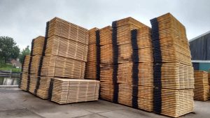 beschoeiing-hout-hip-groen-kunststof